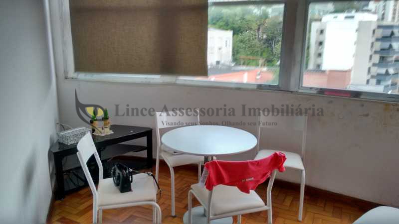 Apartamento à venda com 2 quartos, 65m² - Foto 3