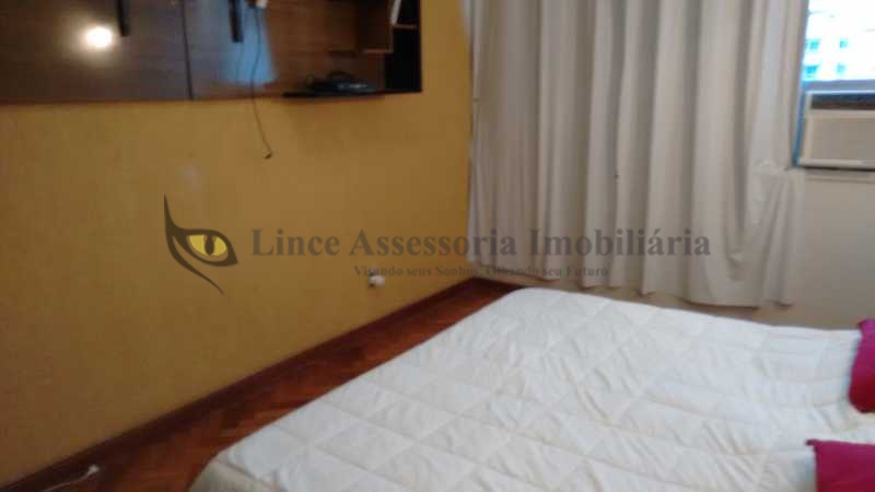 Apartamento à venda com 2 quartos, 65m² - Foto 11