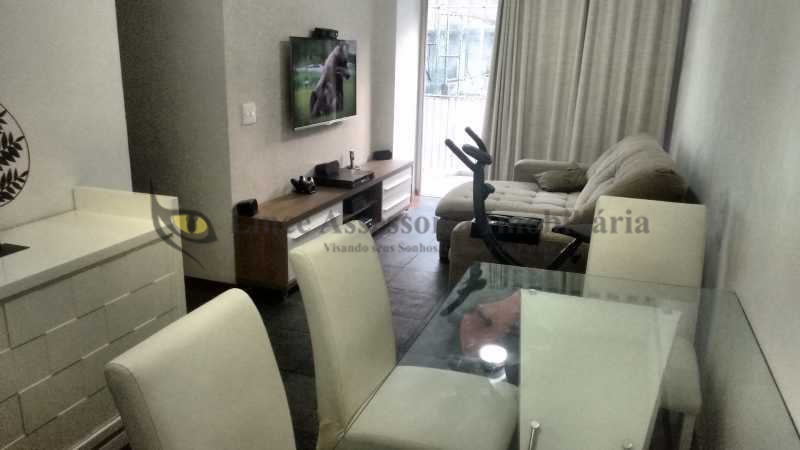 Apartamento à venda com 2 quartos, 74m² - Foto 2