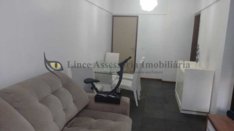 Apartamento à venda com 2 quartos, 74m² - Foto 4