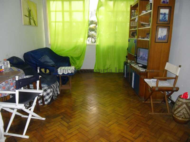 Apartamento à venda com 2 quartos, 89m² - Foto 2