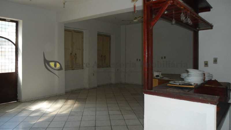 Casa à venda com 4 quartos, 150m² - Foto 2