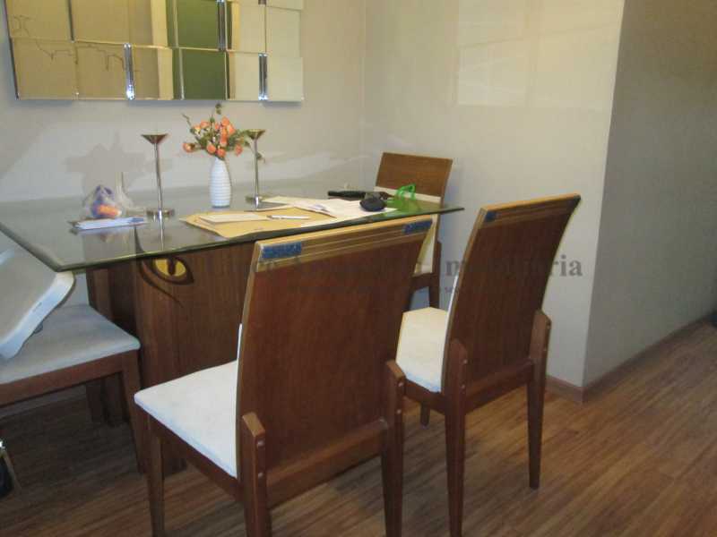 Apartamento à venda com 2 quartos, 67m² - Foto 3