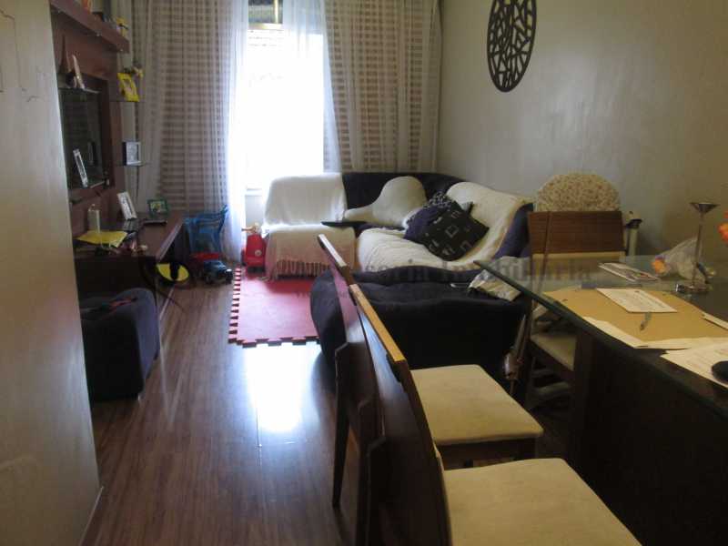 Apartamento à venda com 2 quartos, 67m² - Foto 1