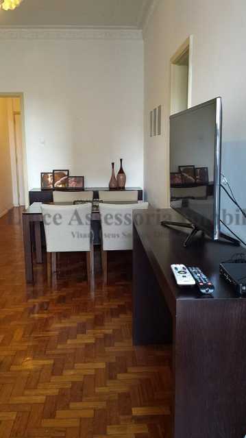 Apartamento à venda com 2 quartos, 70m² - Foto 1