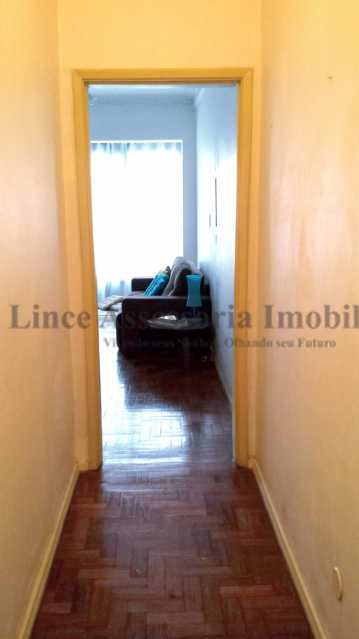 Apartamento à venda com 2 quartos, 70m² - Foto 8