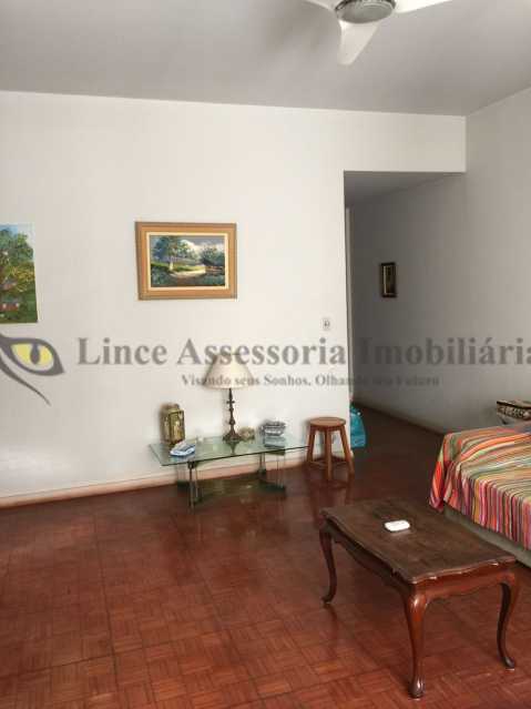 Apartamento à venda com 3 quartos, 96m² - Foto 2