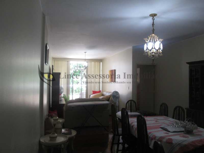 Apartamento à venda com 3 quartos, 110m² - Foto 2