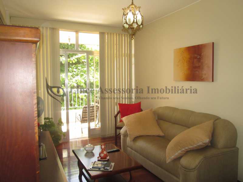 Apartamento à venda com 3 quartos, 110m² - Foto 1