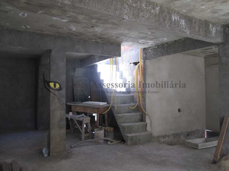 Casa de Vila à venda com 3 quartos, 190m² - Foto 11