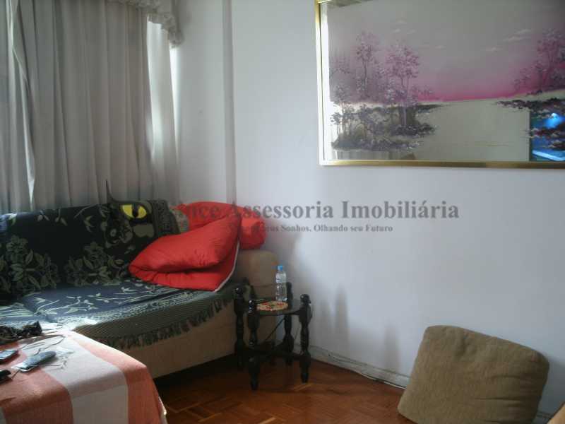 Apartamento à venda com 2 quartos, 74m² - Foto 2