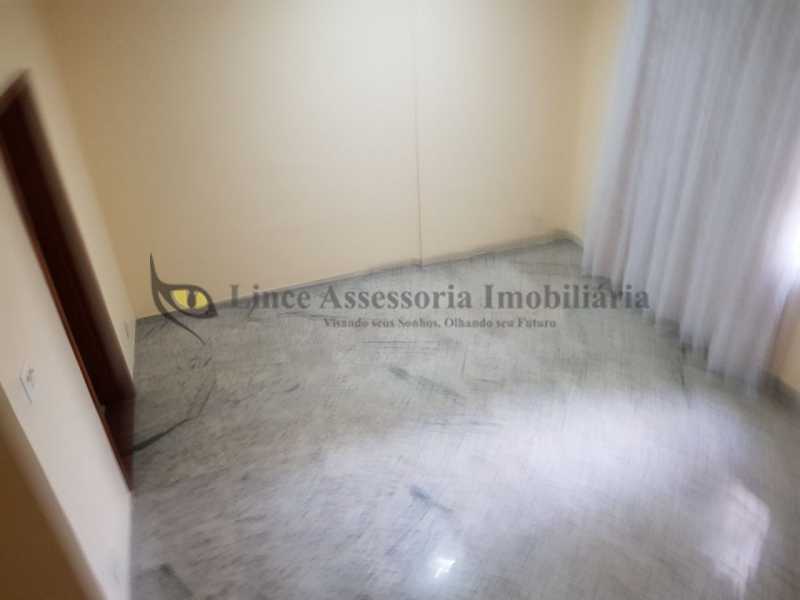 Apartamento à venda com 3 quartos, 190m² - Foto 4