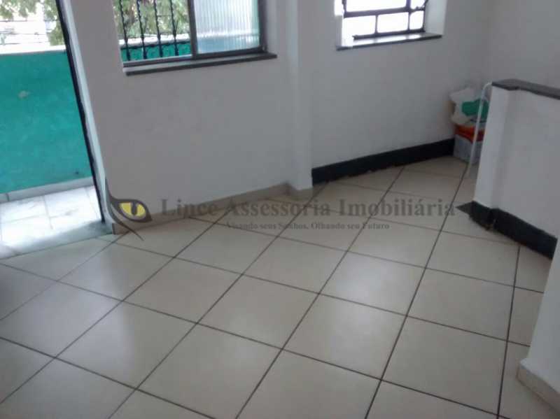 Apartamento à venda com 3 quartos, 78m² - Foto 2