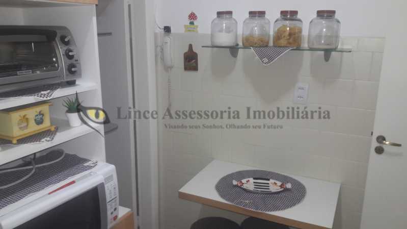 Apartamento à venda com 2 quartos, 75m² - Foto 21