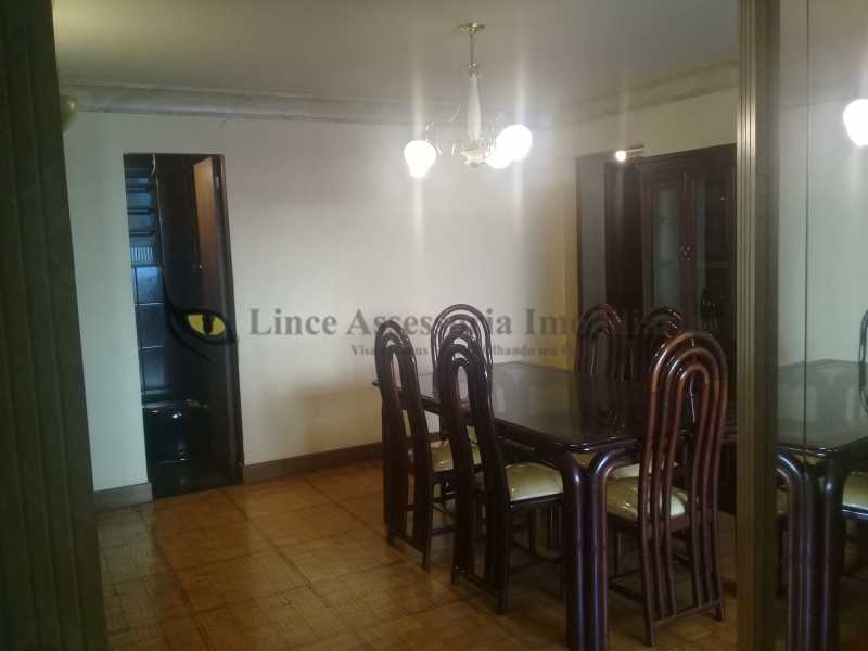 Apartamento à venda com 3 quartos, 167m² - Foto 5