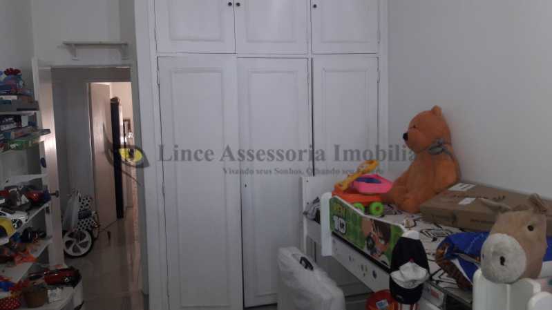 Apartamento à venda com 4 quartos, 160m² - Foto 9