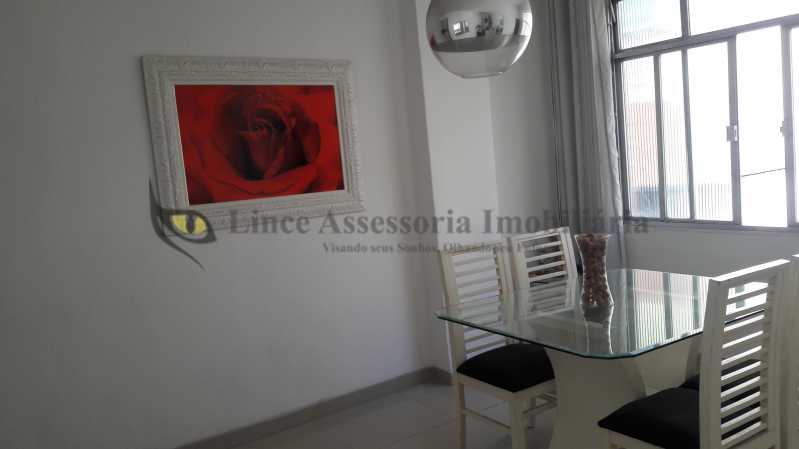 Apartamento à venda com 3 quartos, 80m² - Foto 4