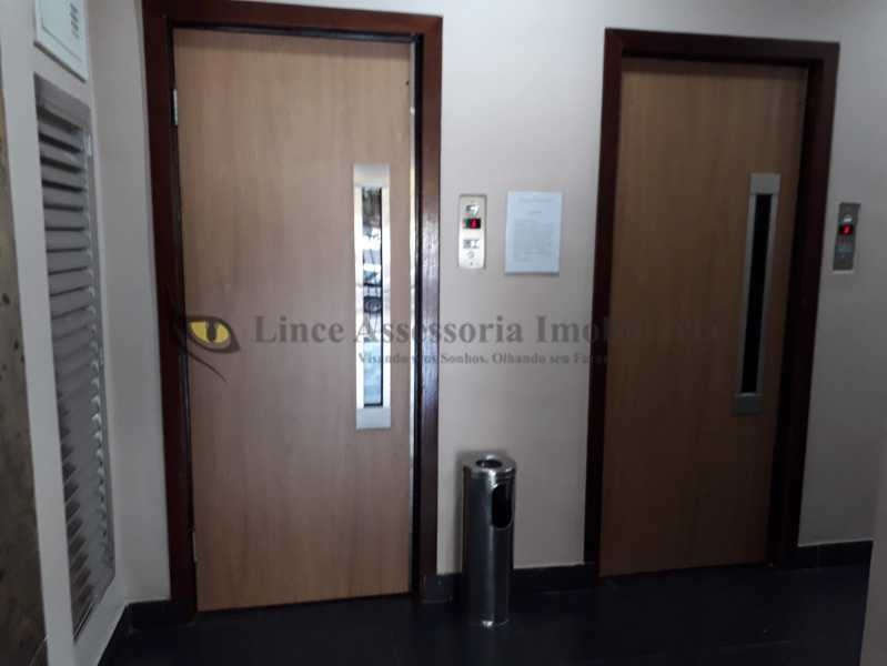 Apartamento à venda com 2 quartos, 75m² - Foto 22