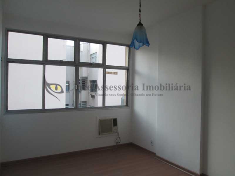 Apartamento à venda com 3 quartos, 118m² - Foto 9