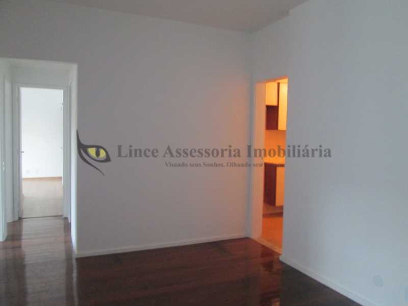 Apartamento à venda com 3 quartos, 118m² - Foto 1