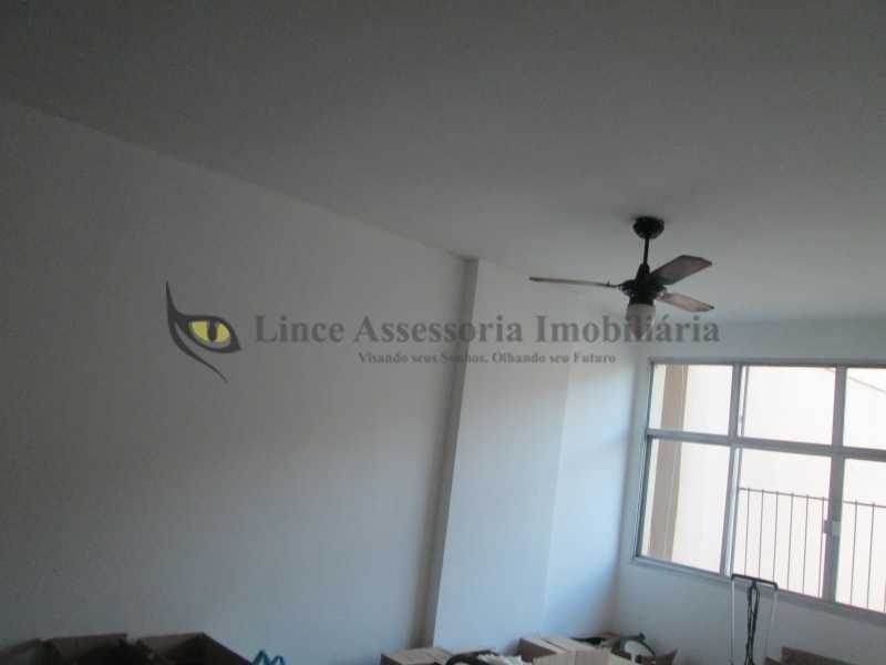 Apartamento à venda com 3 quartos, 118m² - Foto 4