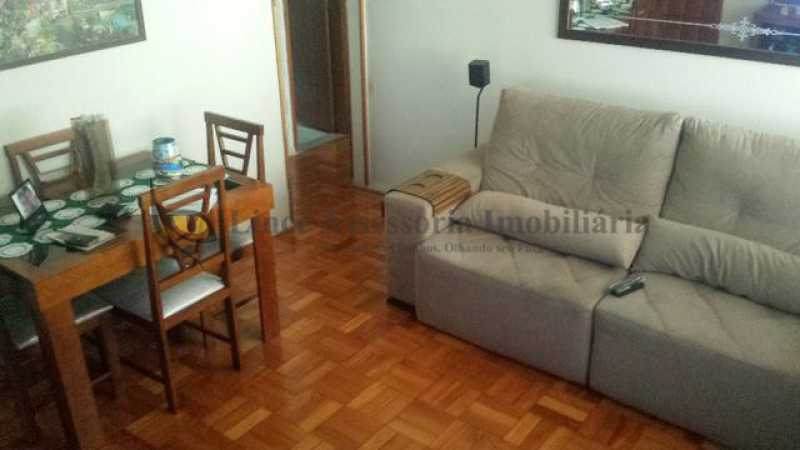 Apartamento à venda com 2 quartos, 85m² - Foto 1