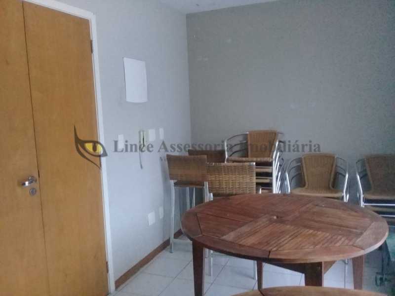 Apartamento à venda com 2 quartos, 57m² - Foto 17