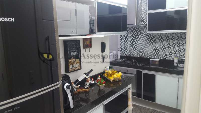 Apartamento à venda com 2 quartos, 70m² - Foto 12