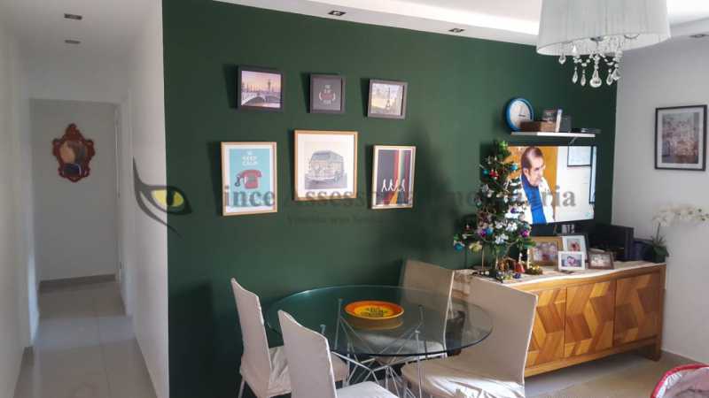 Apartamento à venda com 2 quartos, 70m² - Foto 2