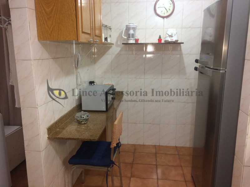 Apartamento à venda com 2 quartos, 65m² - Foto 17