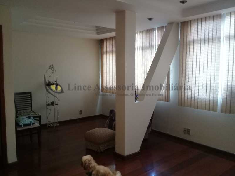 Apartamento à venda com 2 quartos, 77m² - Foto 1