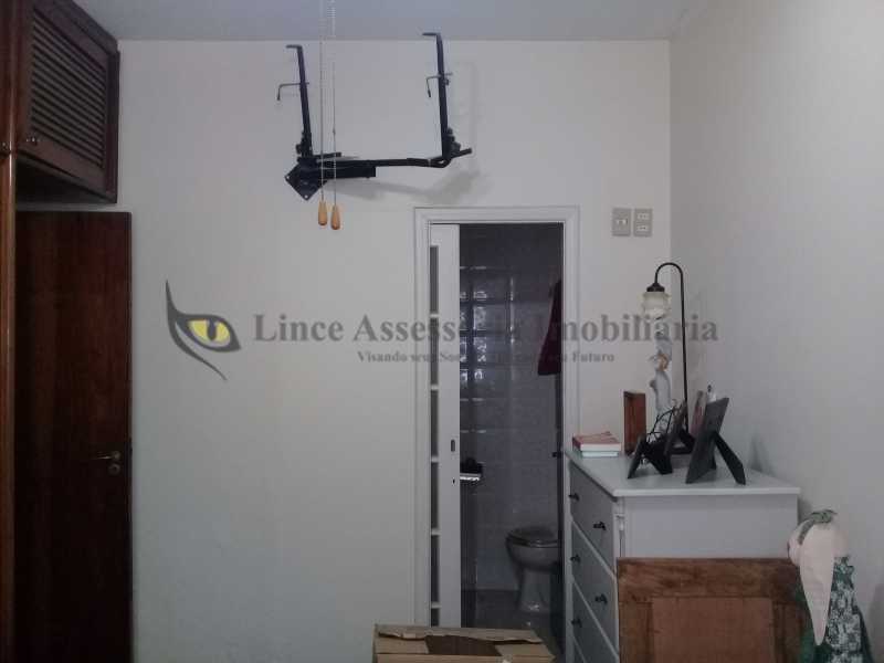 Apartamento à venda com 2 quartos, 77m² - Foto 5