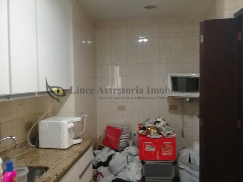 Apartamento à venda com 2 quartos, 77m² - Foto 14