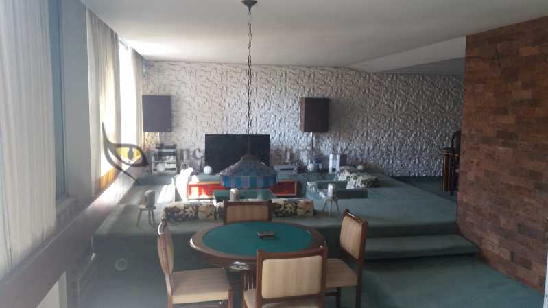 Apartamento à venda com 3 quartos, 180m² - Foto 1