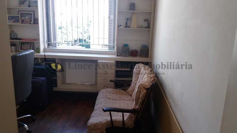 Apartamento à venda com 3 quartos, 180m² - Foto 17