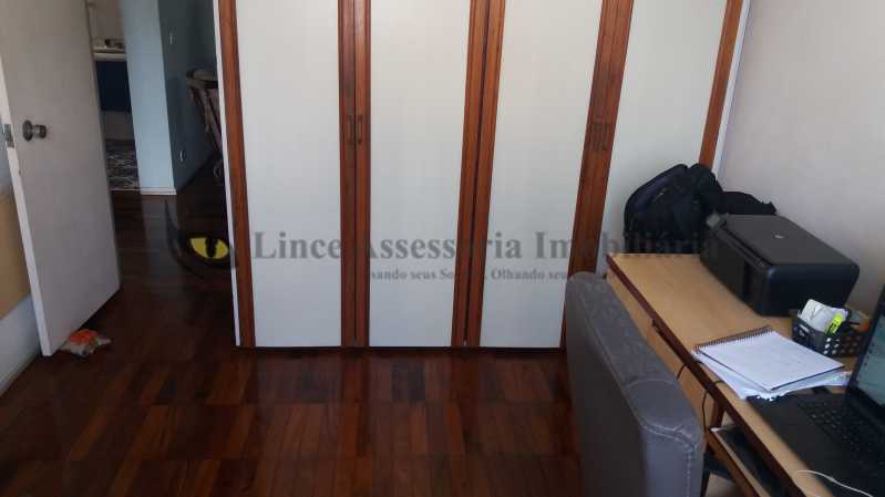 Apartamento à venda com 3 quartos, 180m² - Foto 19