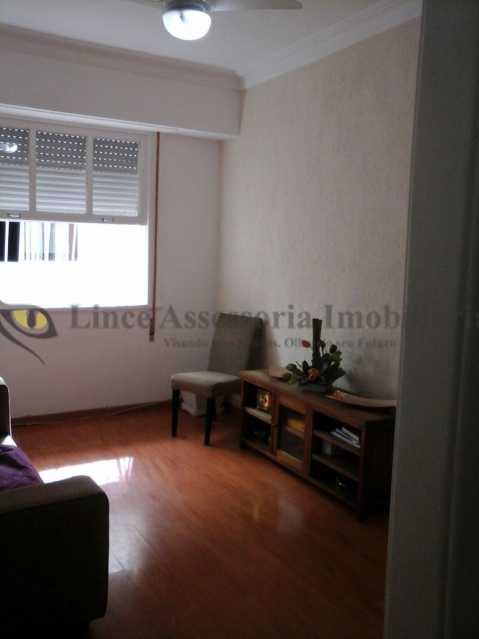 Apartamento à venda com 2 quartos, 84m² - Foto 3