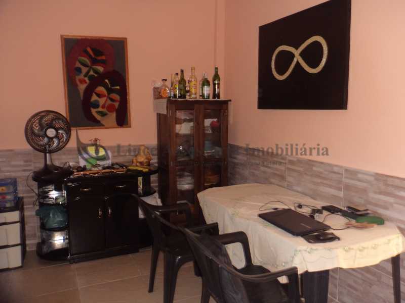 Casa de Vila à venda com 2 quartos, 90m² - Foto 2