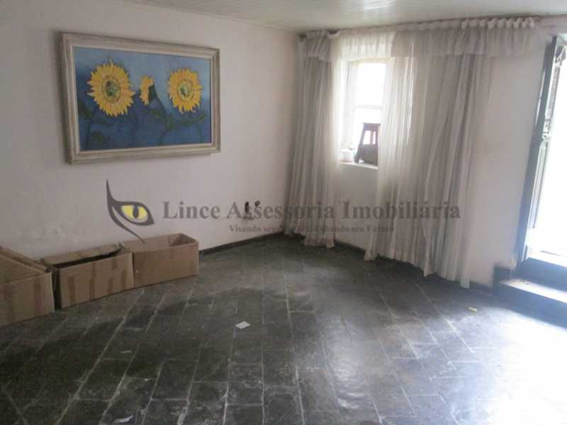 Casa à venda com 4 quartos, 370m² - Foto 2