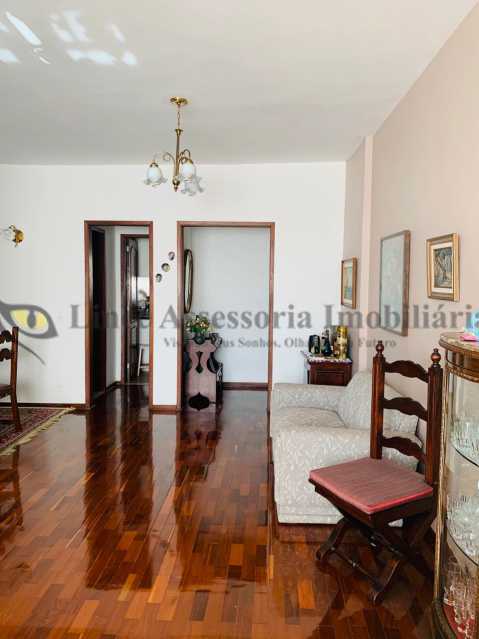 Apartamento à venda com 4 quartos, 156m² - Foto 3