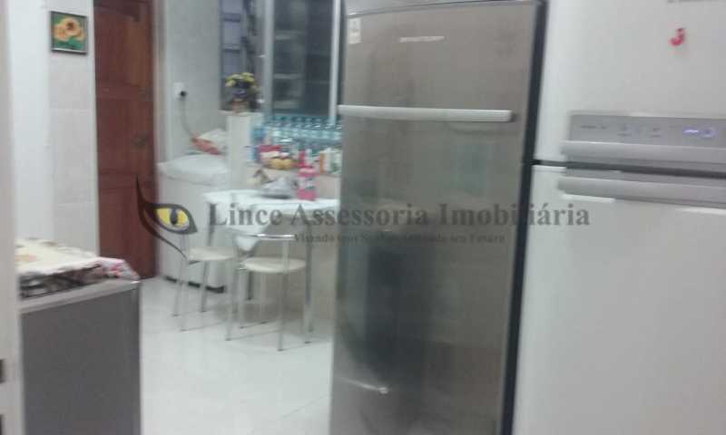 Apartamento à venda com 2 quartos, 70m² - Foto 25