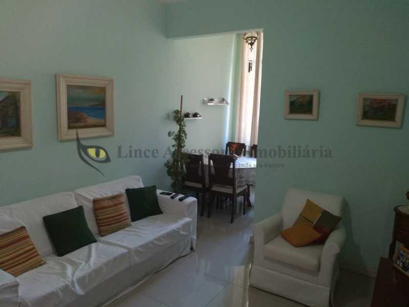 Apartamento à venda com 2 quartos, 73m² - Foto 1