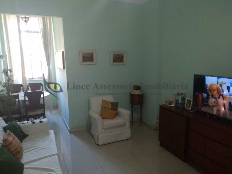 Apartamento à venda com 2 quartos, 73m² - Foto 2