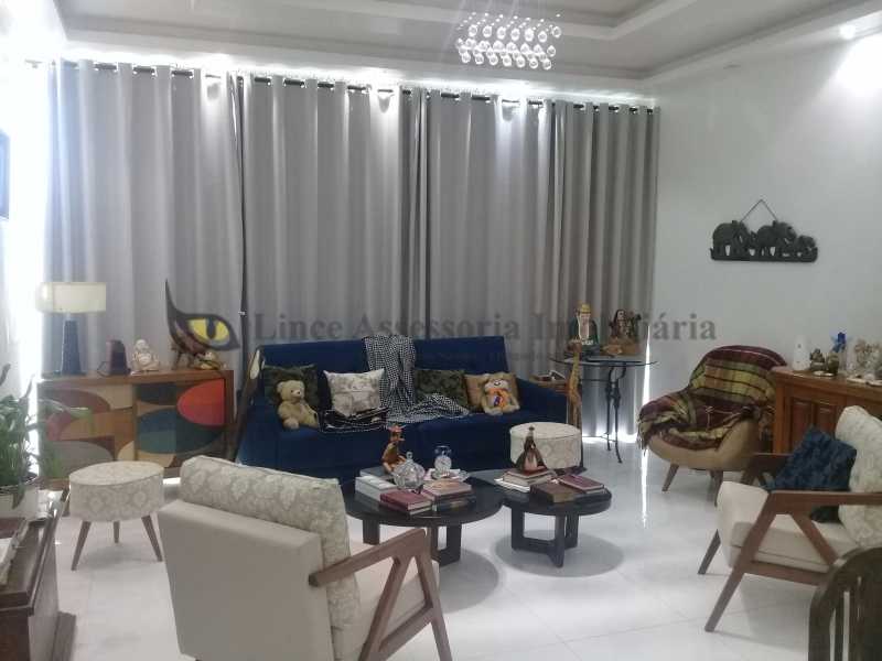 Apartamento à venda com 3 quartos, 128m² - Foto 2