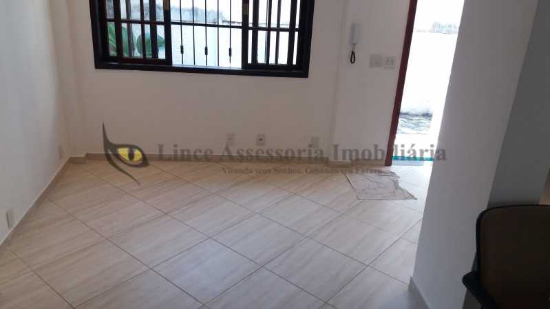 Casa de Vila à venda com 3 quartos, 160m² - Foto 3