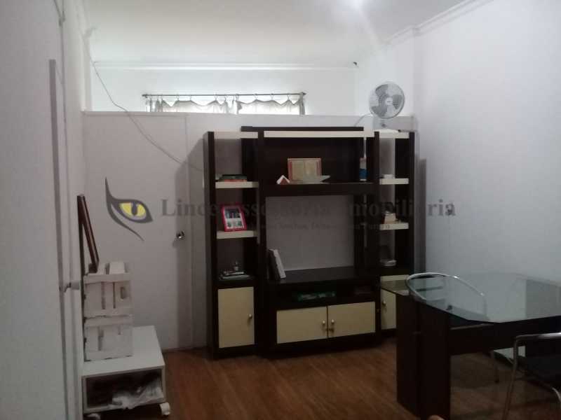 Apartamento à venda com 2 quartos, 64m² - Foto 1