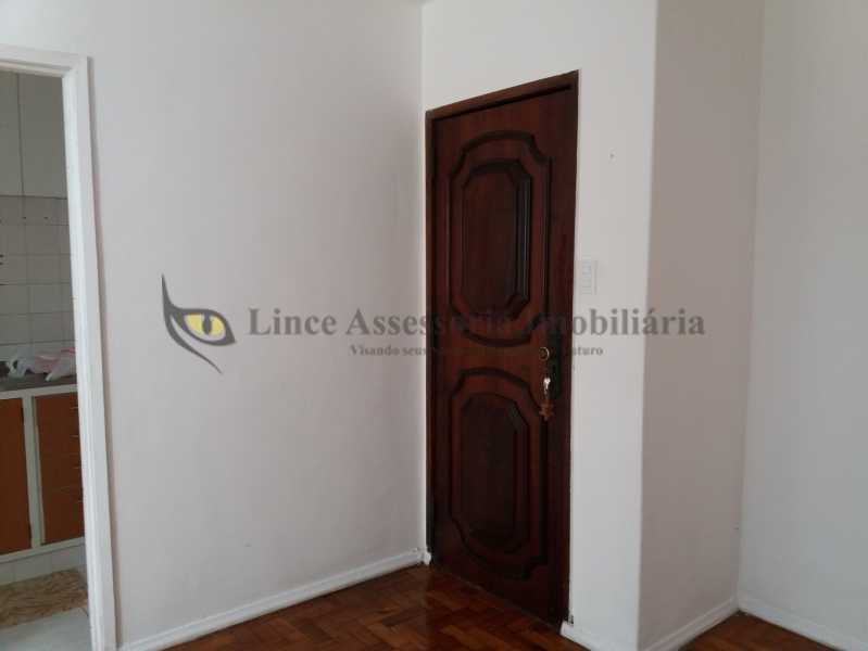 Apartamento à venda com 3 quartos, 73m² - Foto 2