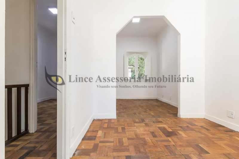 Casa à venda com 3 quartos, 170m² - Foto 8