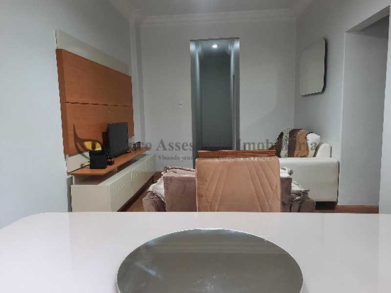 Apartamento à venda com 3 quartos, 84m² - Foto 2