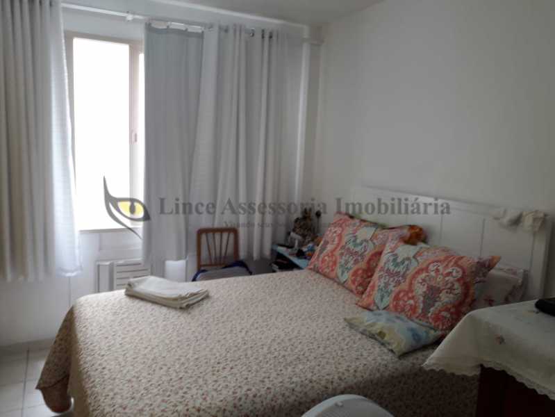 Apartamento à venda com 2 quartos, 80m² - Foto 4